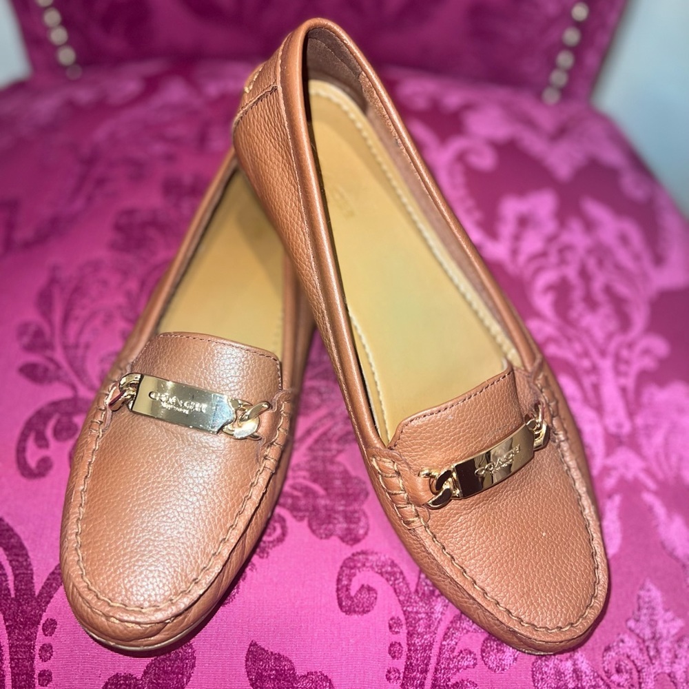 Gorgeous Coach Loafers, NEW! Size 8